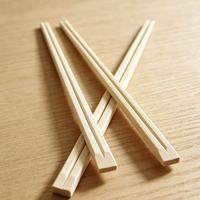 Vente en gros de baguettes jetables rondes en bambou naturel biodégradable avec logo personnalisé pour restaurant coréen de barbecue