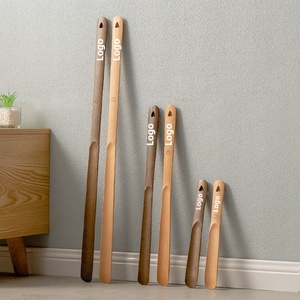 Calzador Magnético de Madera de Haya con Mango Largo de 30/50/75 CM, Flexible, Portátil, Suave y de Lujo, Ayuda para Ponerse Zapatos - Product Image 1