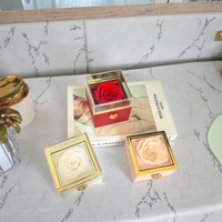 Fleur éternelle rotative boîte à bijoux en plastique faite à la main préservée Saint Valentin fête des mères cadeau de Noël pour l'obtention du diplôme