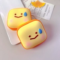 Jouet anti-stress souple en forme de pain grillé au fromage à récupération lente – Adhésif doux qui collerait aux doigts, emballé individuellement pour les filles de plus de 14 ans