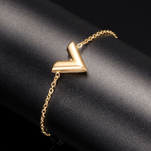 Pulsera de Acero Inoxidable en Forma de V, Cadena Chapada en Oro de 18K, Joyería Unisex, Regalo, Diseño Geométrico Moderno AD1188 - Product Image 3