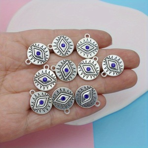 Liontin Mata Horus dari Logam Paduan, Aksesoris Sihir Tibet untuk Pembuatan Kalung, Gelang, dan Perhiasan DIY - Product Image 1