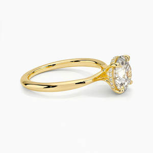 Anillo de compromiso y boda solitario de plata chapada en platino clásico HK de kuololit con moissanita blanca de 2 quilates para mujer - Product Image 1