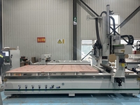 Máquina CNC Multifuncional Marca XBD con Software CAM para Fabricación de Muebles y Gabinetes sin Tiradores con Sistema Lamello de 45 Grados