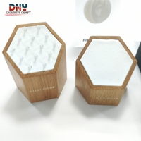 Ensemble de présentoirs personnalisés en cuir PU noir et blanc pour bijoux de piercing avec support en acrylique, présentoir pour boucles d'oreilles en silicone et présentoir hexagonal en chêne