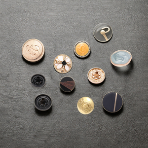 Chất Lượng Cao Trang Trí Nút Tùy Chỉnh Thiết Kế Made Kẽm Hợp Kim Vàng Chân Kim Loại May Nút Cho May Mặc - Product Image 5