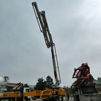 Camion pompe à béton XCMG HB43V d'occasion, 43m, avec flèche à 5 sections RZ, châssis SINOTRUK 350HP, télécommande OMRON, à vendre