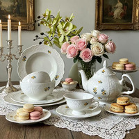 Service de table en céramique rétro français, motif floral marguerite en relief, tasses et soucoupes vintage pour le thé de l'après-midi, assiettes à dessert