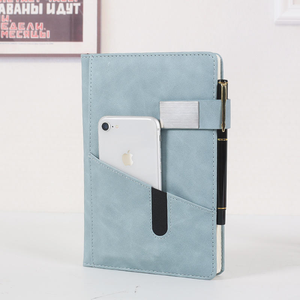 Carnet en cuir A5, poche multifonctionnelle avec emplacement pour <span class=keywords><strong>téléphone</strong></span> et porte-stylo - Parfait pour <span class=keywords><strong>les</strong></span> professionnels et <span class=keywords><strong>les</strong></span> voyages - Product Image 2