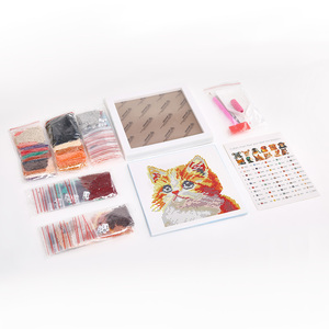 Paquete de 12 Kits de <span class=keywords><strong>Pintura</strong></span> de Diamantes con Marco, Mini Pinturas de Diamantes Cuadradas para Niños, Adultos y Principiantes - Product Image 3