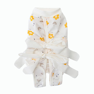 Combinaison post-opératoire anti-léchage pour chat et chien, imprimé floral, en polyester, tenue d'été fine pour animaux de compagnie - Product Image 1