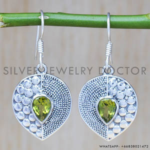 Design de feuille classique 925 boucles d'oreilles en argent Sterling Unique péridot bijoux en pierres précieuses pour les femmes Style cerceau élégant pour les mariages - Product Image 2