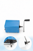 Generator Portabel dengan Engkol Tangan dan Output USB & 12V untuk Pengisian Darurat Ponsel, Laptop, dan Perangkat Saat Pemadaman Listrik.