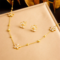 Set Perhiasan Bunga Zirkon Baja Tahan Karat Lapis Emas 18K Wanita Set Kalung Gelang Anting Motif Bunga Hadiah Perhiasan Fashion