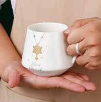 Tasse à café en céramique de luxe en porcelaine avec couvercle et cuillère pour le thé de l'après-midi en couple