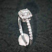 Bague de fiançailles en argent 925 plaqué rhodium, tendance, avec moissanite ronde brillante VVS, pour un cadeau d'anniversaire