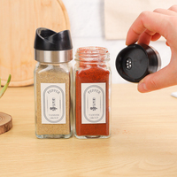 Bocaux à épices carrés en verre de 120 ml avec un design unique, bouchon filtrant en plastique pour le stockage du sucre, du sel et du poivre, logo personnalisé