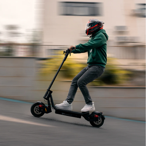 Scooter Urbano de Doble Motor con Suspensión, Velocidad de 21.8 MPH, Alcance de 24.9 Millas, Resistente al Agua IPX5, Doble Motor para Subir Colinas en la Ciudad - Product Image 4