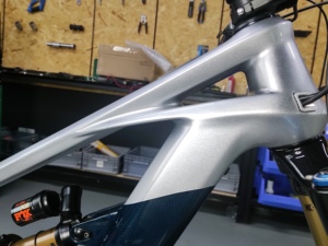 Markhor Kunlun กรอบคาร์บอนไฟเบอร์แต่งกรอบหางแบบนิ่มพร้อมมอเตอร์ขนาดกลาง M560 750วัตต์48V17.5Ah แบตเตอรี่ลิเธียมจรวด downhi - Product Image 1