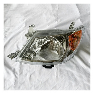 Faros halógenos compatibles con vehículos Toyota Hilux y Vigo de 2005-2011. - Product Image 1