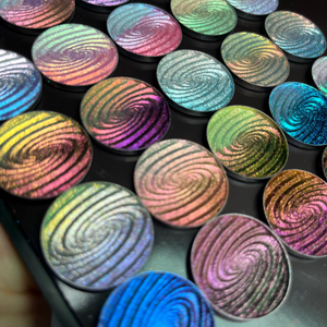 Ombretto Glitter Multicromatico Arcobaleno Impermeabile Cruelty-Free ad Alta Pigmentazione Effetto Vortice Camaleonte che Cambia Colore - Product Image 1