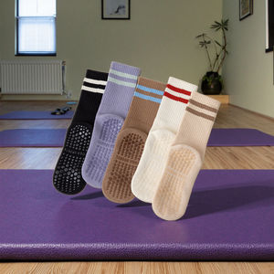 Chaussettes de yoga personnalisées pour hommes et femmes, Pointe Studio, barre de danse, adhérence collante, bambou, coton, chaussettes de sport avec logo antidérapant - Product Image 1