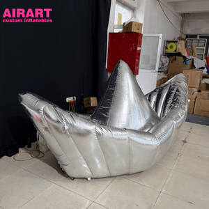 Modèle de <span class=keywords><strong>bateau</strong></span> en PVC argenté pour accessoires d'événements, <span class=keywords><strong>bateau</strong></span> gonflable pour idées de fêtes de carnaval - Product Image 1