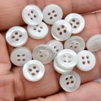 Kancing Kemeja Pria Ramah Lingkungan Berbahan Resin/Poliester dengan Ukiran dan Huruf Nama Merek Kustom