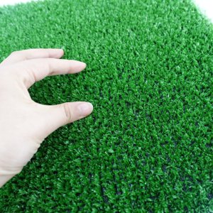 Gazon artificiel à poils courts de 8 mm, haute densité, herbe bionique résistante aux UV pour la décoration de jardin, balcon et paysage - Product Image 4
