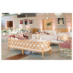 โซฟาไม้สไตล์ชนบทแบบคลาสสิกสำหรับงานอีเว้นท์ หุ้มเบาะสีขาว สำหรับเช่าจัดงานปาร์ตี้ - Product Image 4