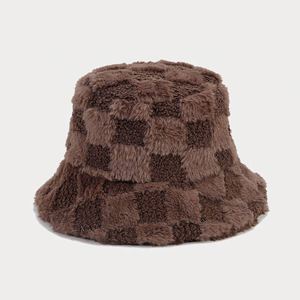 Chapeaux d'hiver en fourrure à carreaux pour femmes, style pêcheur, en peluche, en gros et en stock - Product Image 1