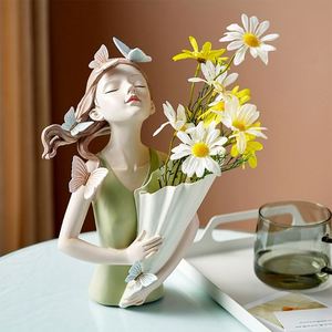 Vase à fleurs miniature en résine au design nordique pour la décoration de la maison, du bureau ou d'un mariage - Élégant centre de table, cadeau - Product Image 2