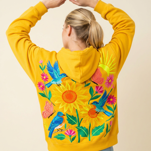 Felpa con Cappuccio Lavorata a Maglia Giallo Senape Casual alla Moda per Donne con Illustrazioni Ricamate di Girasoli, Uccelli Blu e Farfalle - Product Image 1