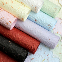 Papier d'emballage floral Fenghua gaufré en forme de pétale, texture froissée 3D avec fibres intégrées, lot de 5 feuilles, fournitures florales vintage