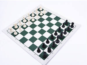 सीएचआरटी ट्रैवल बोर्ड गेम्स शतरंज सेट पोर्टेबल फोल्डिंग रोल अप शतरंज गेम सेट टूर्नामेंट मोटा माउसपैड मैट स्टोरेज बैग के साथ - Product Image 5