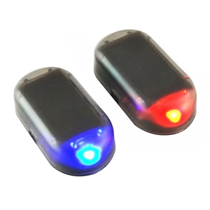 Auto-Alarmleuchte mit Solarbetrieb, Simulierter Täuschalarm, Diebstahlschutz-LED-Blinklicht mit USB-Anschluss - Product Image 1