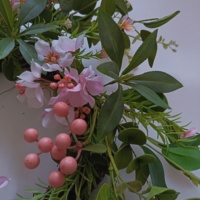 Prix usine rose couronne de fleurs artificielles couronne d'été et de printemps pour porte d'entrée couronne de fleurs artificielles mur décor à la maison