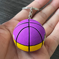 Porte-clés de basket-ball en PVC souple en gros, porte-clés 3D en caoutchouc, maillot de joueurs de l'équipe de basket-ball américaine, porte-clés en forme de maillot, stock important