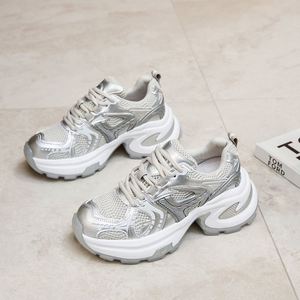 Zapatillas Deportivas Transpirables de Malla Plateada para Mujer, Zapatos de Plataforma con Suela Gruesa de Moda para el Verano 2026, Ligeros y de Suela Suave para Deporte Casual - Product Image 3