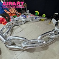 Chaîne de collier gonflable argentée pour la décoration de scène de festival de DJ |   Ballon en chaîne argentée |   Ballons en chaîne argentée