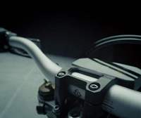 Bicicleta Eléctrica de Carreras Light Bee 2X 2025 2026, Alta Potencia, Largo Alcance, Modelo Racing Bee Matrix, Color Negro y Blanco, Actualización 2025 2026