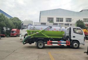 Camion de pompage de boue à transmission manuelle à moteur diesel pour le nettoyage des canalisations municipales Dragage Monopole - Product Image 6