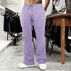 Pantalones deportivos de hombre de forro polar, corte ajustado, lavado efecto nieve, estilo urbano, cintura elástica, frente liso, con logotipo personalizado, servicio OEM con impresión en relieve - Product Image 3