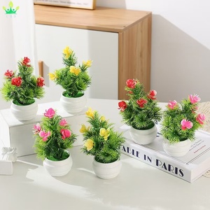 Bonsai Artificiale con Foglie di Pino in Plastica, Vaso Decorativo per Interni, Soggiorno, Portico, Tavolo di Laurea, Ufficio - Product Image 1