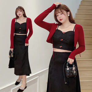 Ensemble jupe et camisole pour femmes grandes tailles, satin noir, taille haute, imprimé gaufré N8234 - Product Image 5