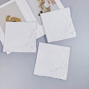 Pañuelo de algodón blanco con borde de encaje para boda y Navidad, de algodón peinado - Product Image 2