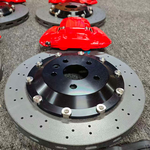 Nouveau kit d'étrier de frein en fibre de carbone avec disque de frein céramique 330mm 440mm pour <span class=keywords><strong>Audi</strong></span> Q3 <span class=keywords><strong>Sportback</strong></span>/<span class=keywords><strong>e</strong></span>-<span class=keywords><strong>tron</strong></span>/<span class=keywords><strong>quattro</strong></span> <span class=keywords><strong>Q4</strong></span> Q5 Q7 Q8 - Product Image 5