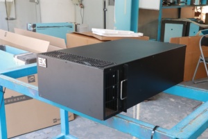 Unités de refroidissement en rack pour centres de données, capacité de refroidissement de 28 kW, conception redondante fermée pour allées chaudes - Product Image 3