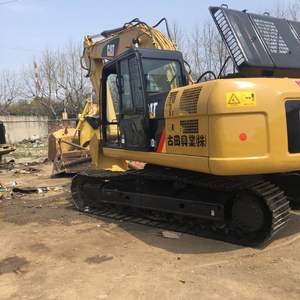 รถขุดตีนตะขาบไฮดรอลิก CAT 320D2 สีส้มเหลือง มือสอง สภาพเดิมจากญี่ปุ่น น้ำหนัก 20 ตัน ยี่ห้อแคตเตอร์พิลลาร์ ประหยัดน้ำมัน เหมาะสำหรับงานก่อสร้าง - Product Image 4