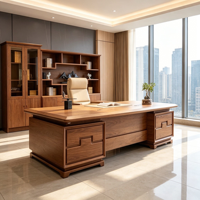 Bureau de direction personnalisable avec panneau décoratif et espace de travail organisé